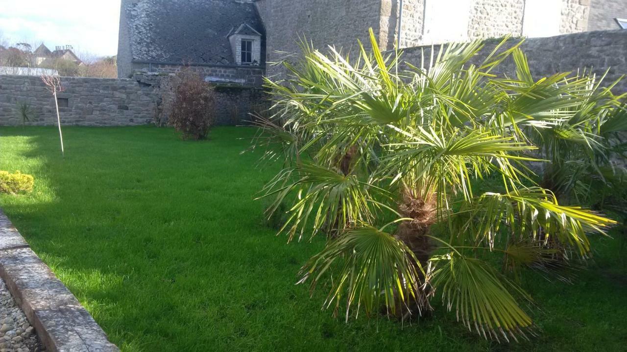 Le Gite De Sandrine Réville Exterior foto